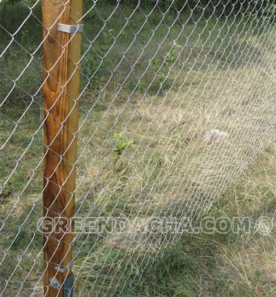 Крепление сетки рабица.